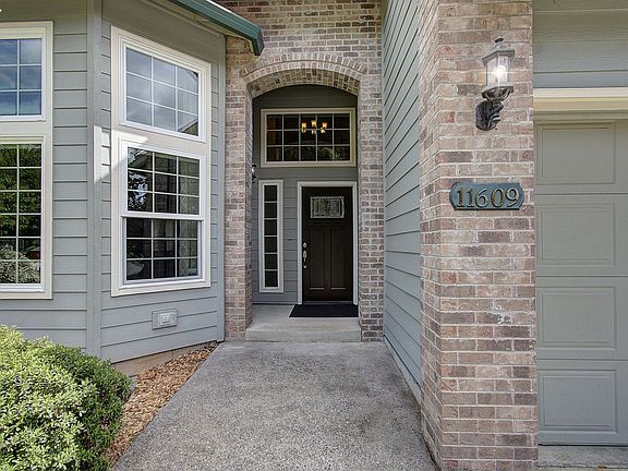 3rd image of 11609 NE 36th Ct