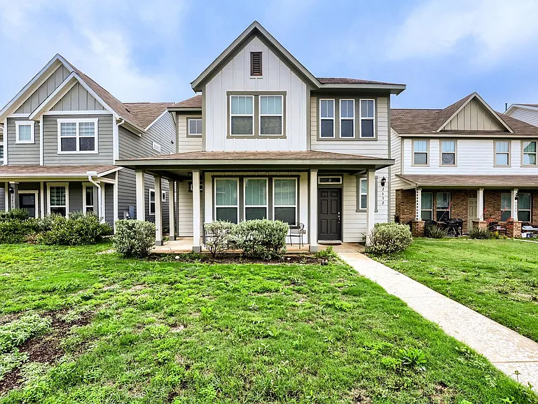 2432 Berryville Ln — Photo 3
