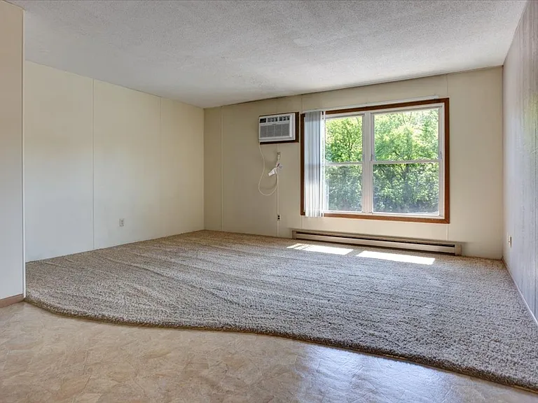 1703 S Broadway St — Photo 23