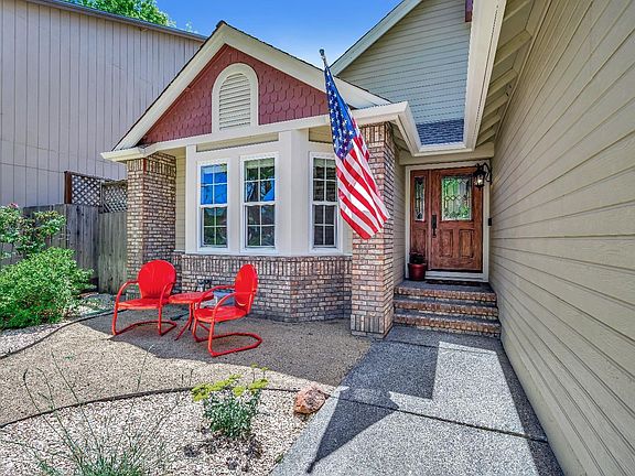 2nd image of 2989 Tuxedo Place