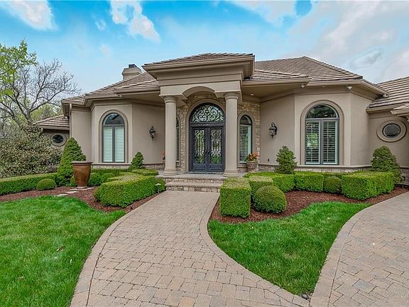Brick Paved Driveway & Walkways