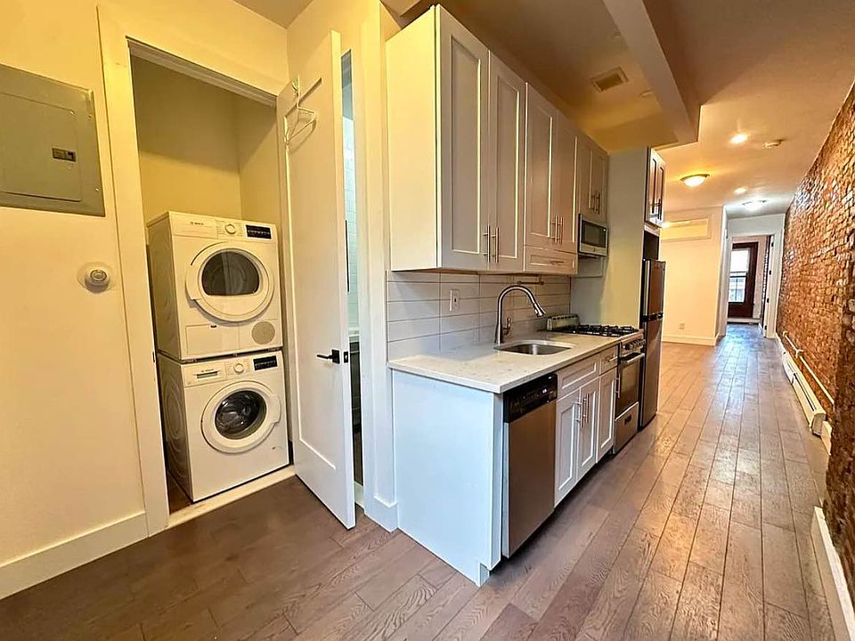 1st image of 542 Bainbridge St #Penthouse 2