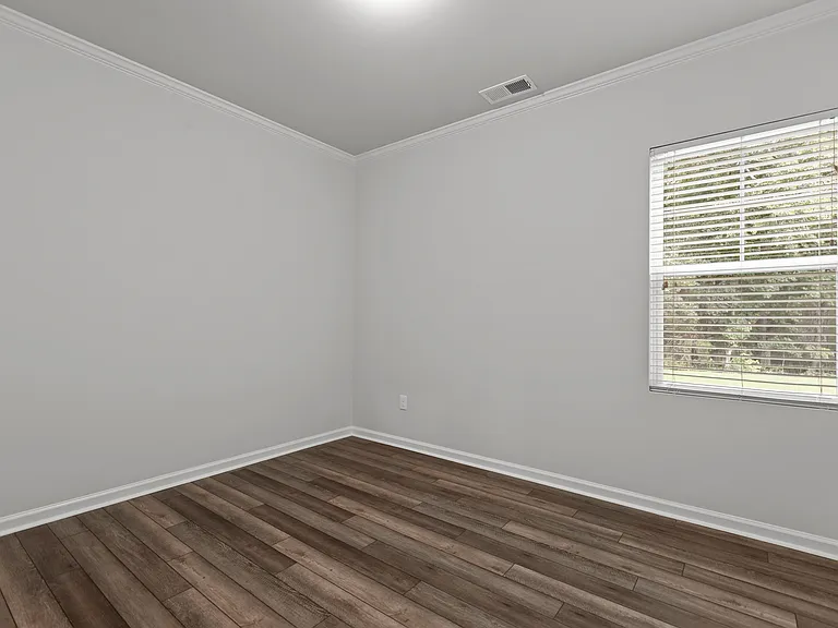 5860 Woodlawn Dr — Photo 18
