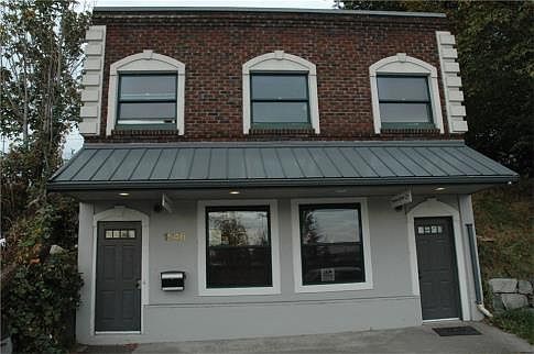 3rd image of 1546 Market St