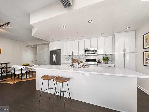 5th image of 3409 Wilson Blvd Unit 410