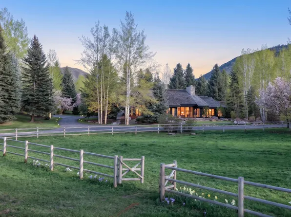 419 Juniper Rd, Sun Valley, ID 83353