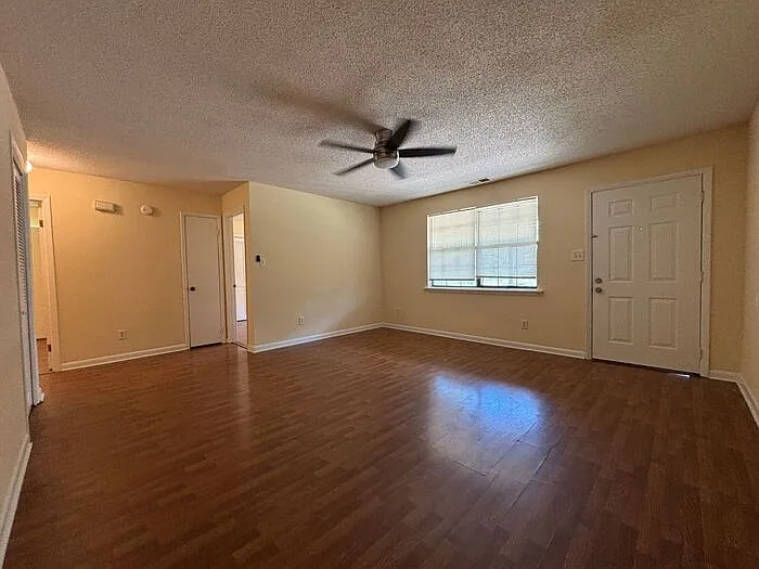 2 bed, 2.0 bath, 900 sqft, $850 — Photo 2