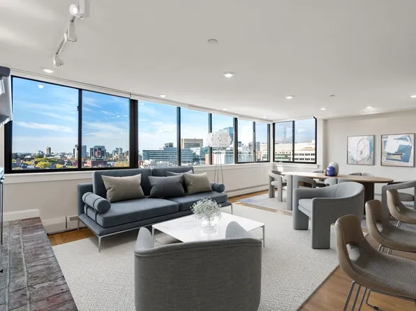 32-34 Hancock St #Ph, Boston, MA 02114