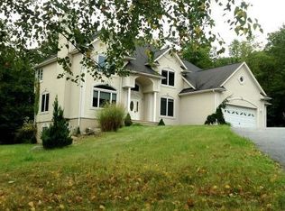 2 Knollwood Ln, Stockholm, NJ 07460