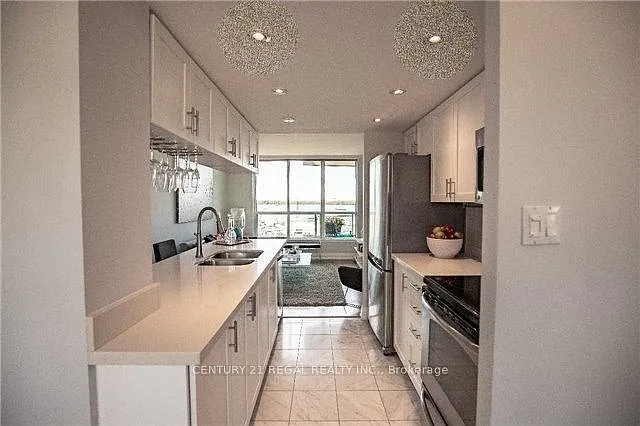 228 Queens Quay W #816 — Photo 8