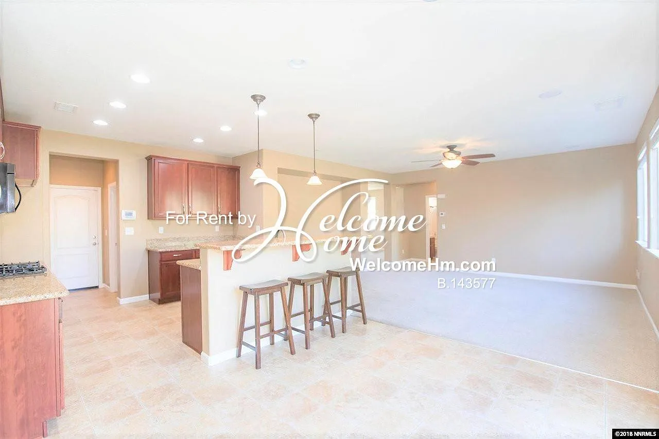 4 bed, 2390 sqft, $3,400 — Photo 3