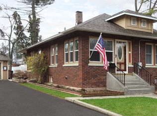 257 E Terra Cotta Ave, Crystal Lake, IL 60014