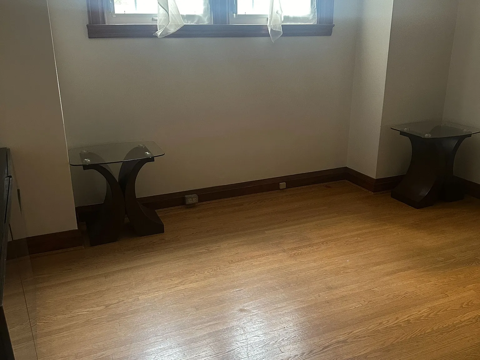 6 bed, $3,975 — Photo 2