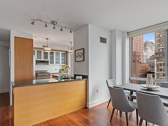 5th image of 30 West St APT 27E