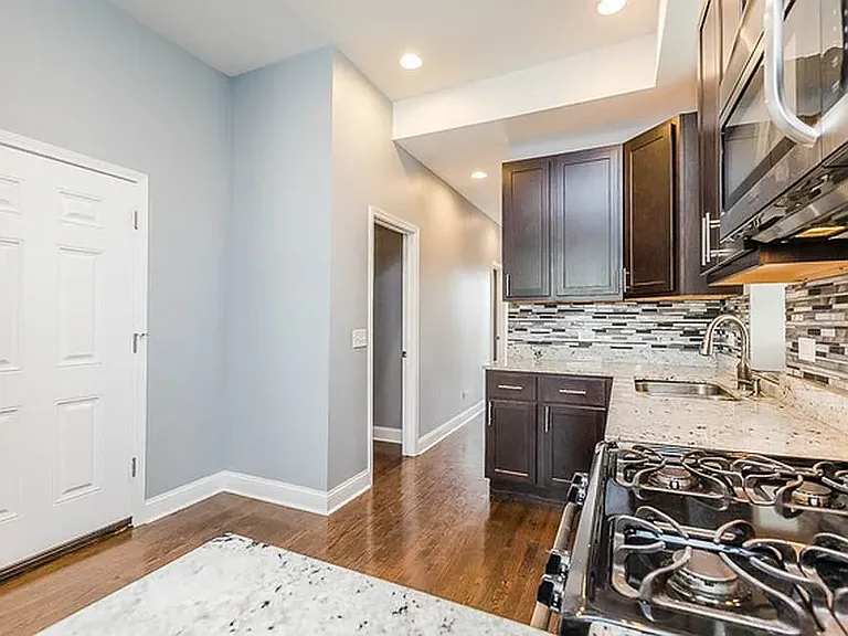 1722 W Hastings St #3 — Photo 8