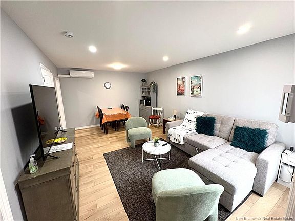 4th image of 15 Corkery St #13