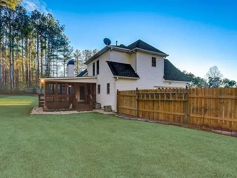 74 Flanders Ct — Photo 5