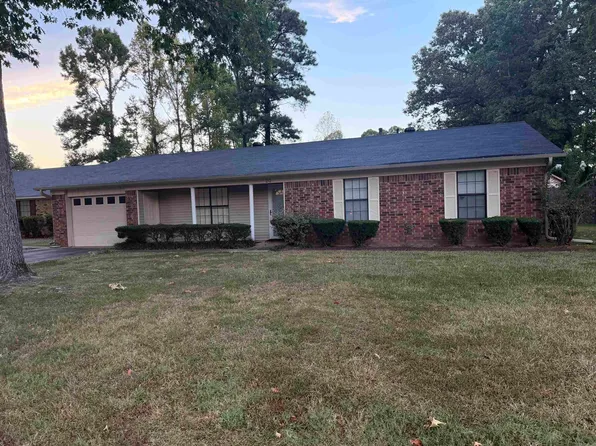 20 Independence Ave, White Hall, AR 71602