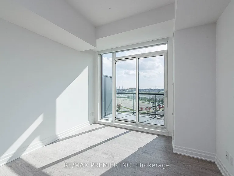 8 Rouge Valley Dr W #1211B — Photo 21