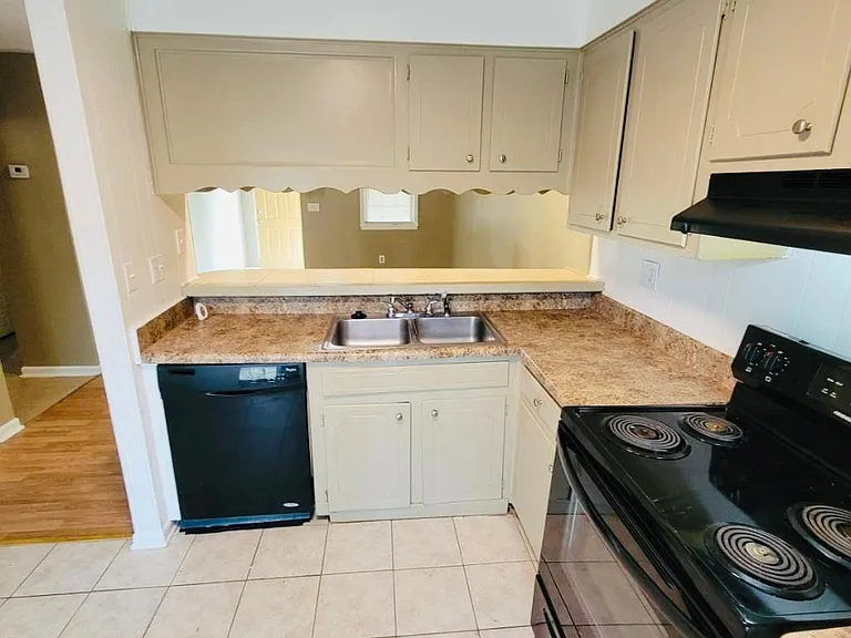 2871 Glenn Hills Cir #B — Photo 15