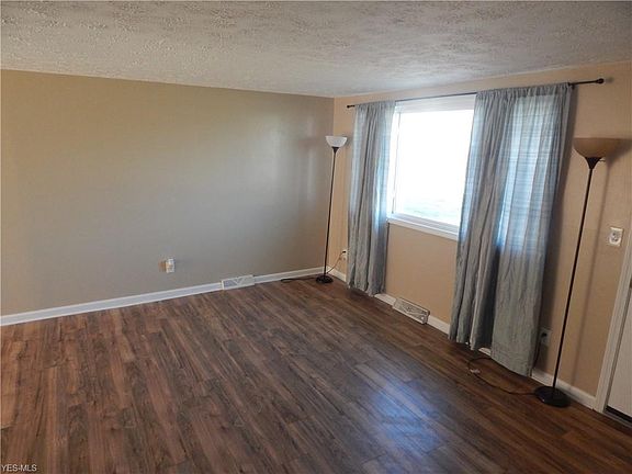 5th image of 15927 Southway Dr