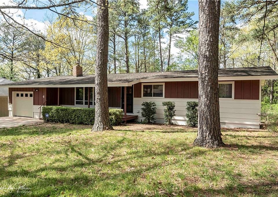 1st image of 6 Oxford Ln