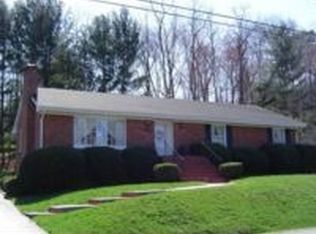 2135 Brookfield Dr, Roanoke, VA 24018