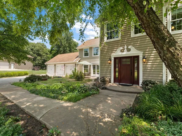 117 Johnson Dr, Valparaiso, IN 46383