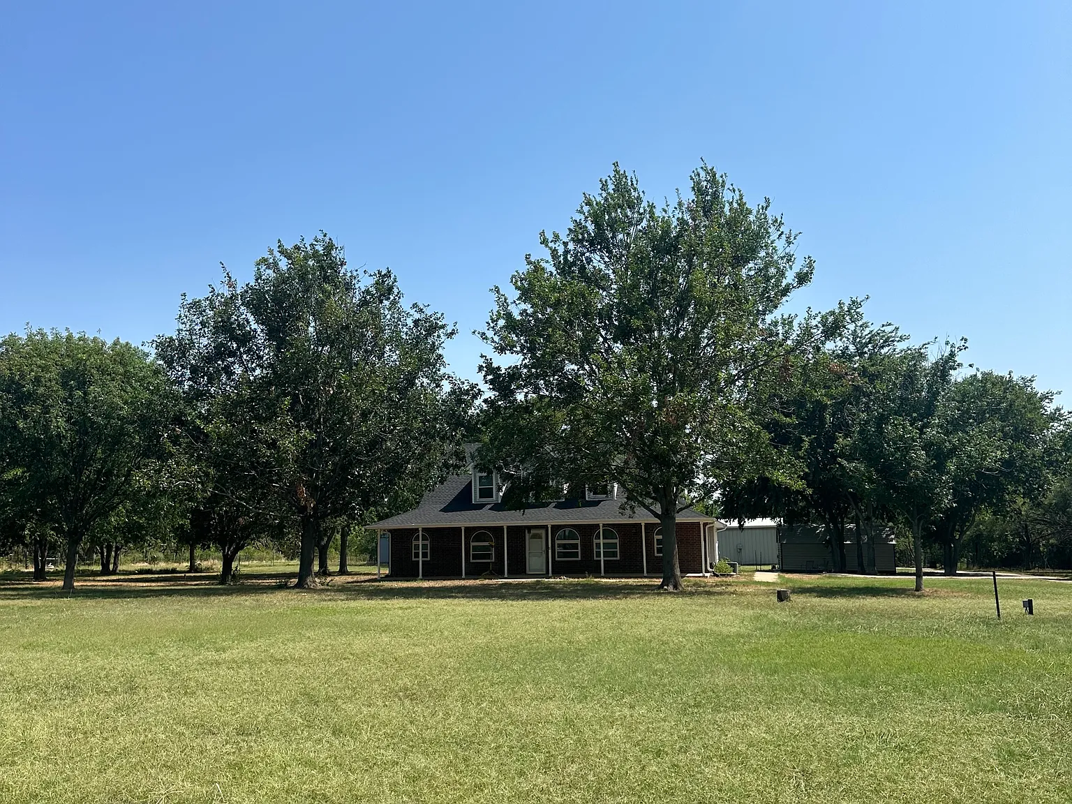 3 bed, 2815 sqft, $4,000 — Photo 2
