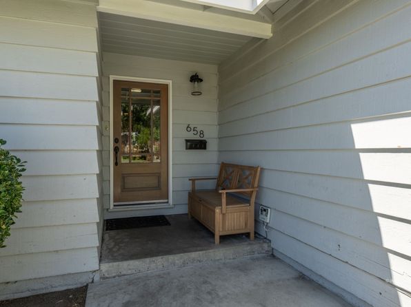 658 Sycamore Dr, Bishop, CA 93514