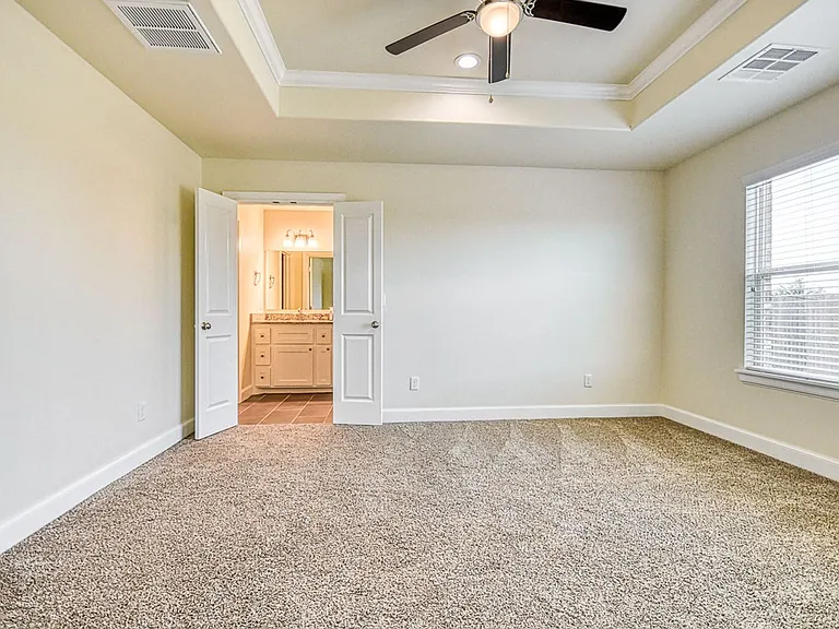 3100 Pebble Pond Dr — Photo 33