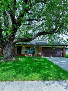 800 S Parkway Dr, Bloomington, IN, 47403