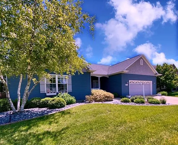 3919 Daffodil Ln photo 1