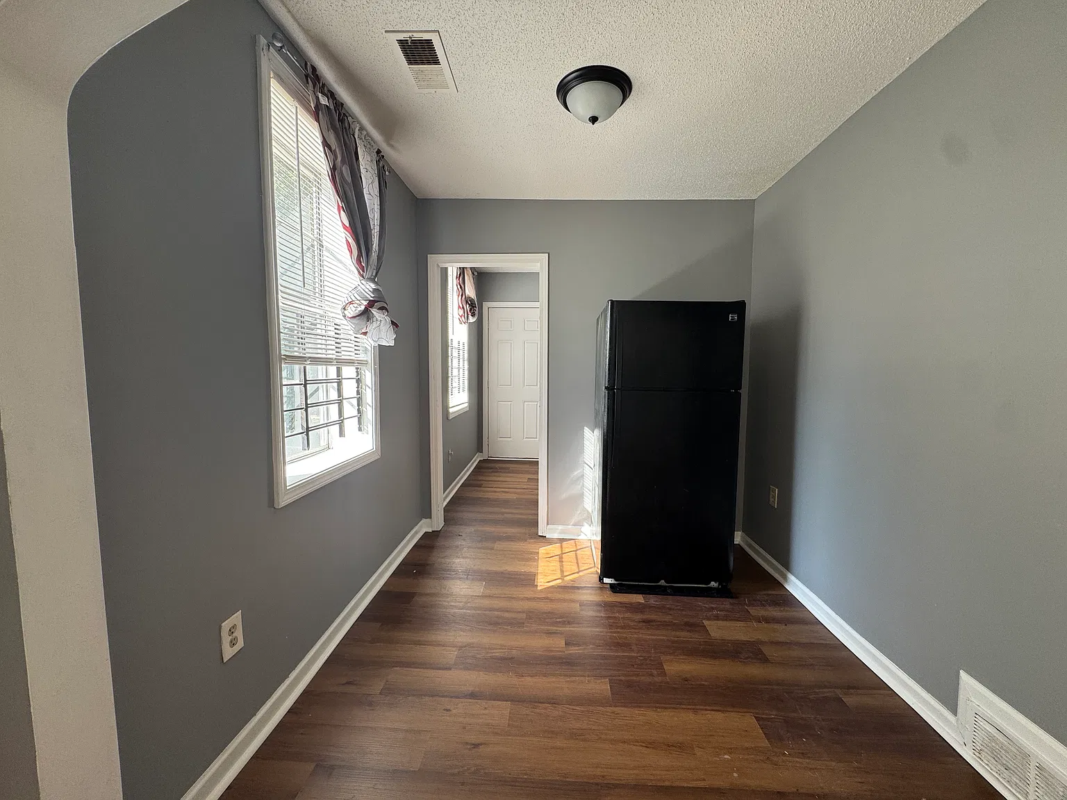 2 bed, 843 sqft, $1,075 — Photo 3