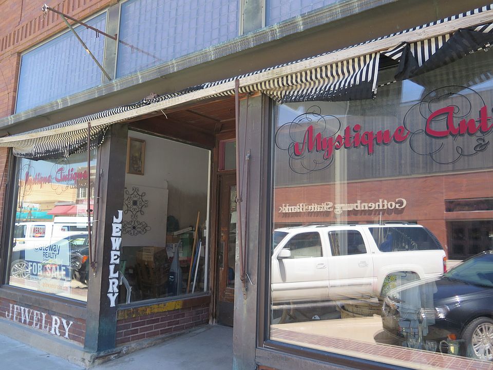1st image of 905 Lake Ave