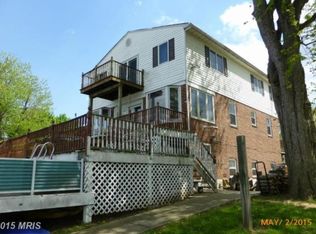 6812 N River Dr, Middle River, MD 21220