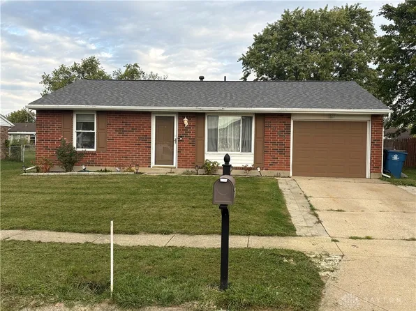 6089 Green Knolls Dr, Dayton, OH 45424