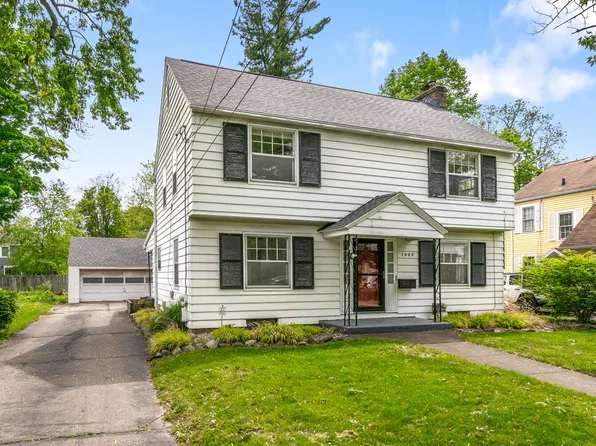 1008 Cambridge Dr, Kalamazoo, MI 49001