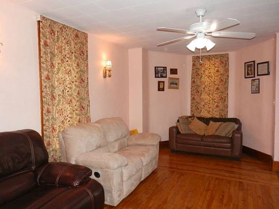 Spacious living room