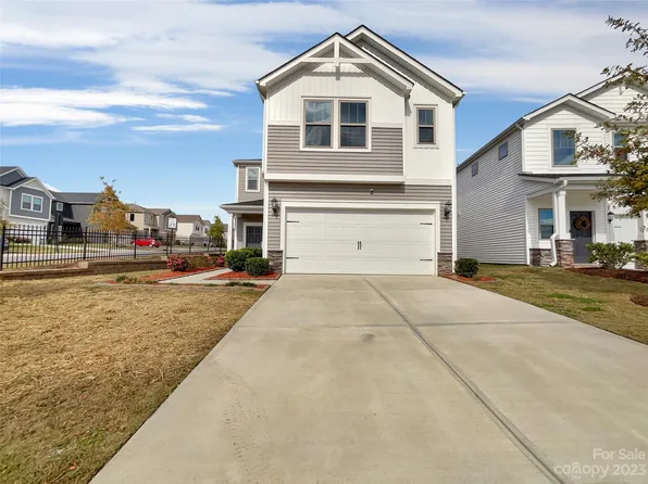 3905 Woodland View Dr, Charlotte, NC 28215