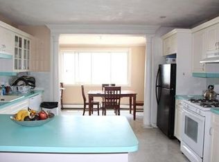 114 Gladstone St #3R, Boston, MA 02128