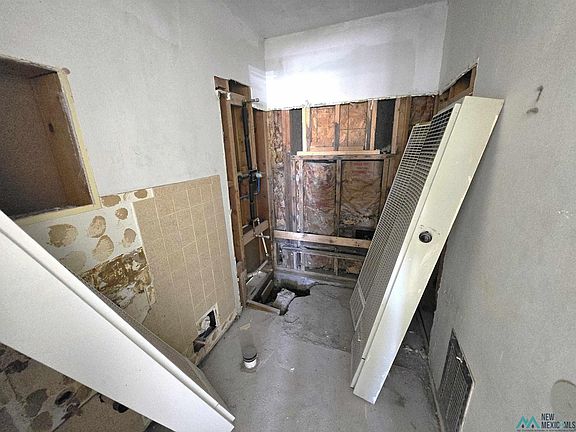 5th image of 1904 Gladden Ave