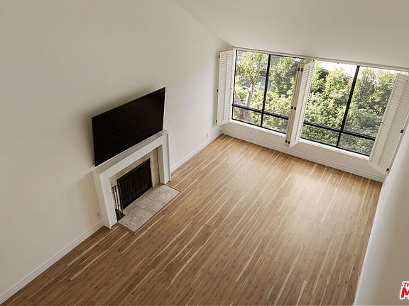 2nd image of 1900 Vine St APT 403