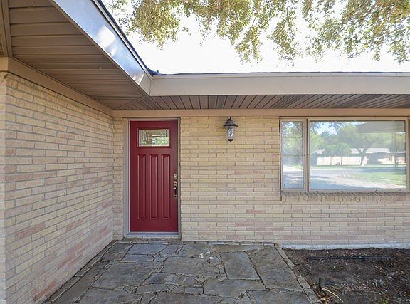 5th image of 1217 Whitewing Dr