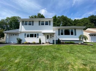 34 Craig Ct, Totowa, NJ 07512