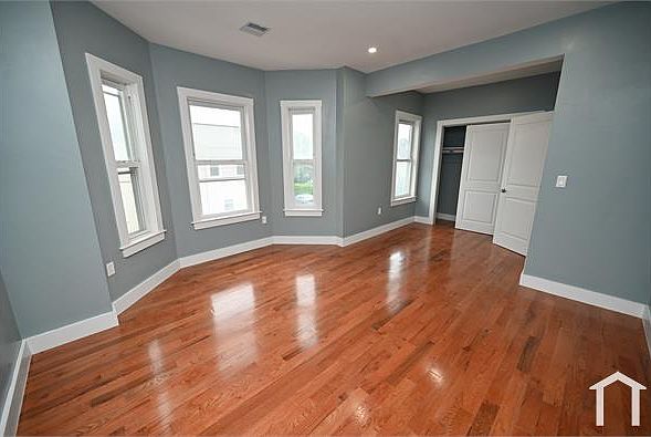 1st image of 16 Greenwich St Floor 2