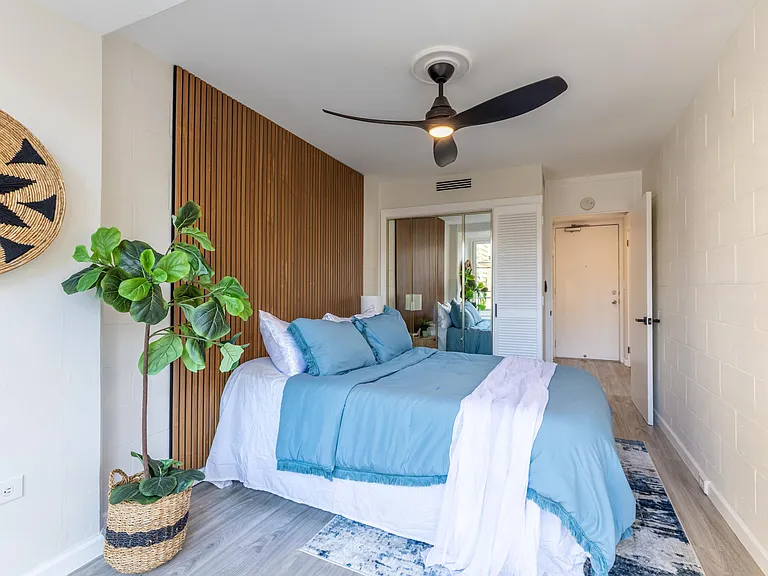 445 Kaiolu St #604 — Photo 8
