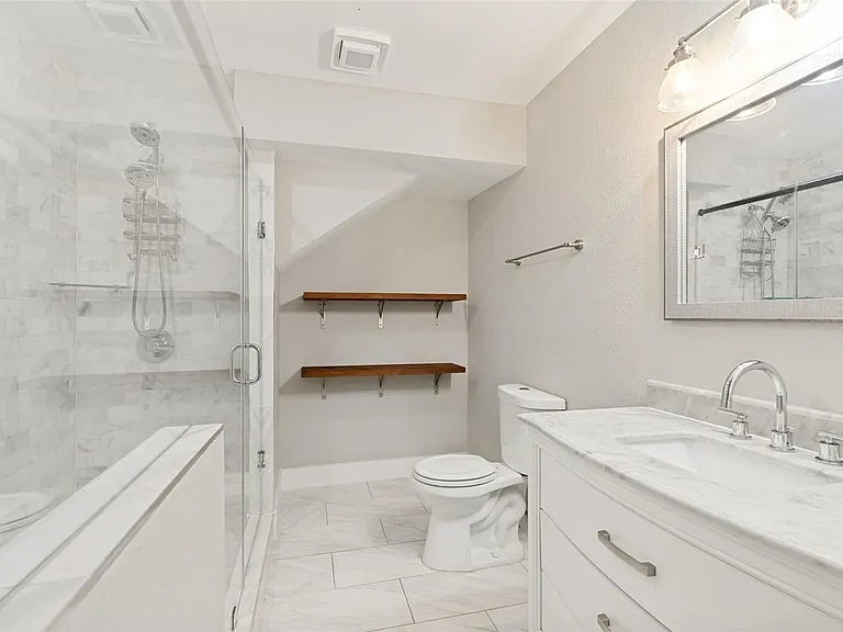2114 Wheaton Dr — Photo 5