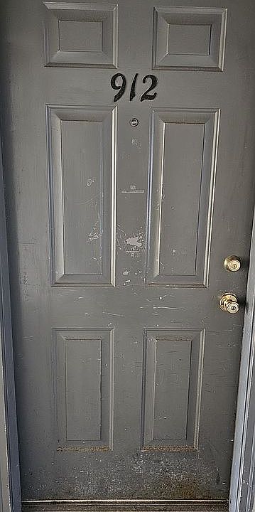 1st image of 912 Waterford Dr