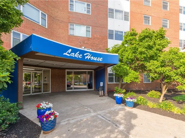 11850 Edgewater Dr APT 1020, Lakewood, OH 44107